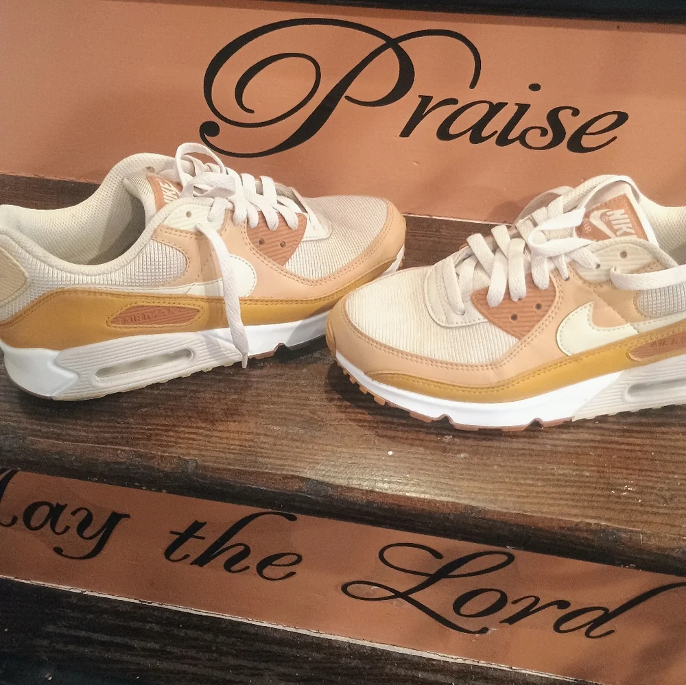 Nike Air Max Sneakers; White, Carmel and Tan. Barely Worn - Picture 4 of 8